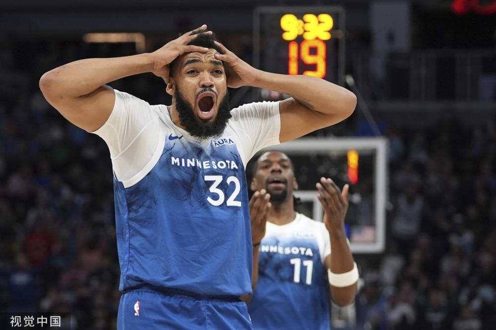 与篮板的支 与篮板的支